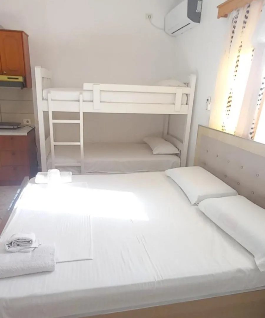 Vila Vladmir Sela Ksamil